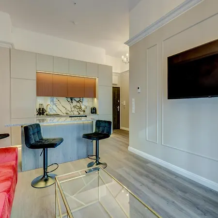 Allure Nova شقة شتشيتسين