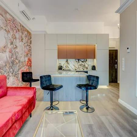 Allure Nova شقة شتشيتسين